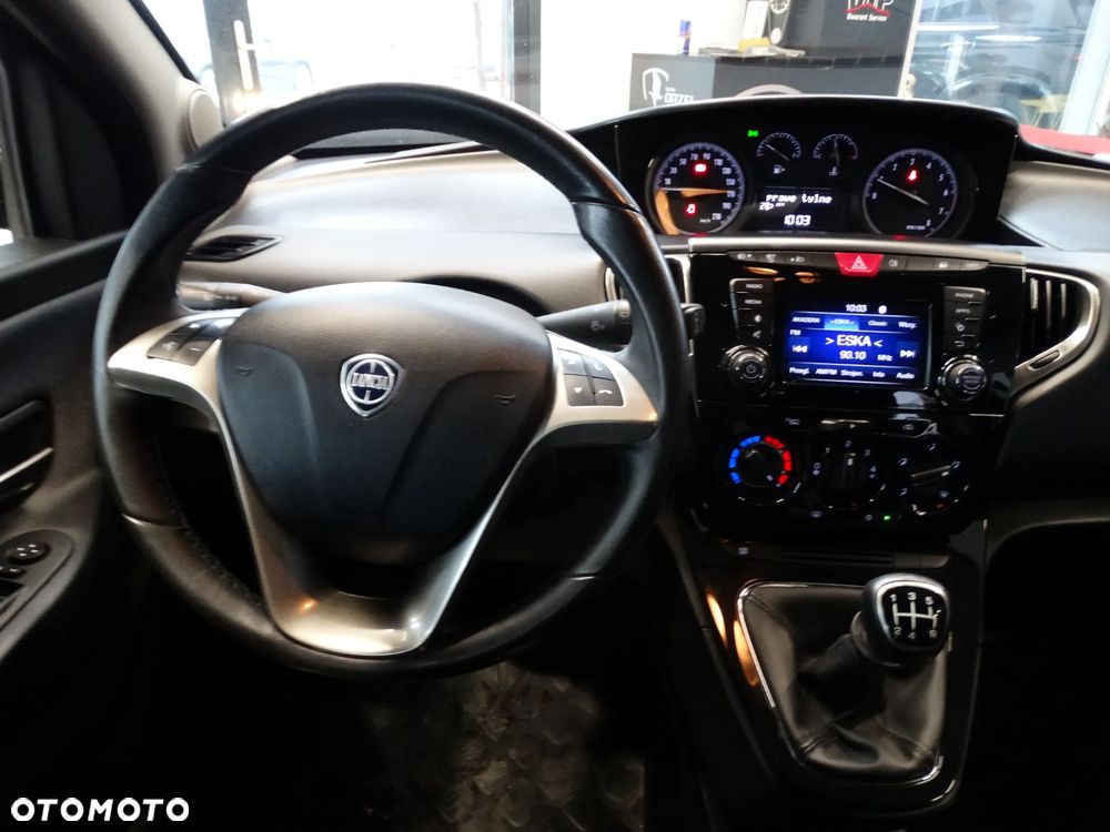 Lancia Ypsilon 1.2 8V Platinum S&S - 4