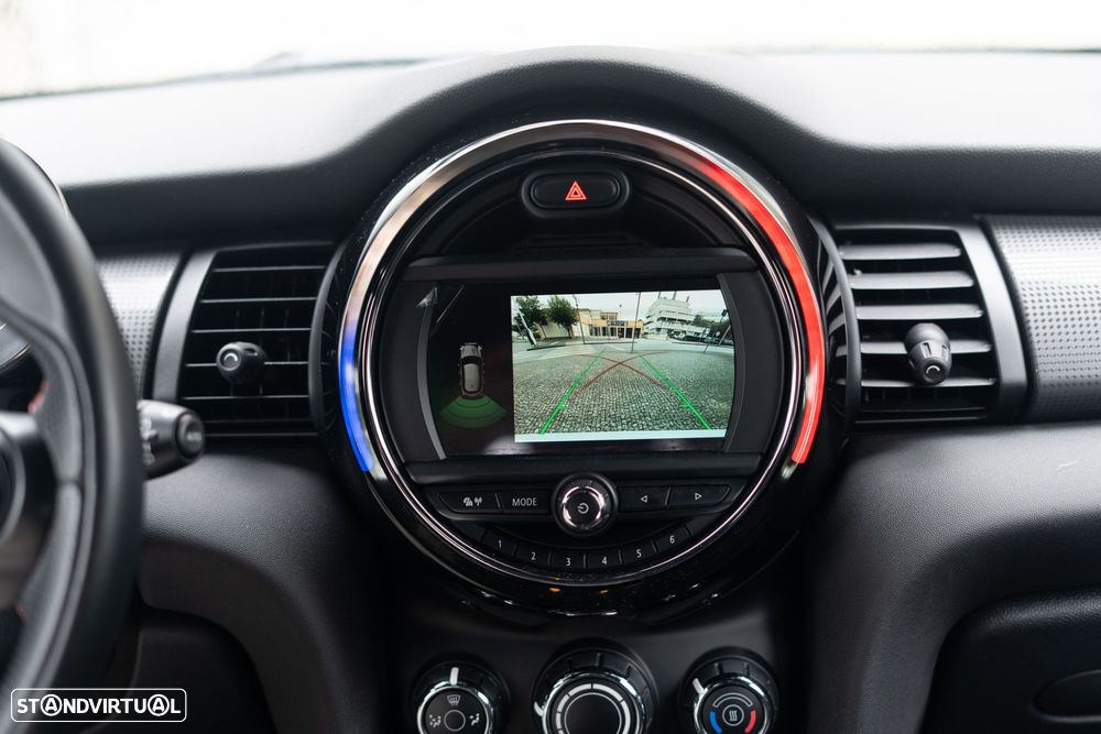 MINI 5 Portas Cooper Premium JCW Auto - 17