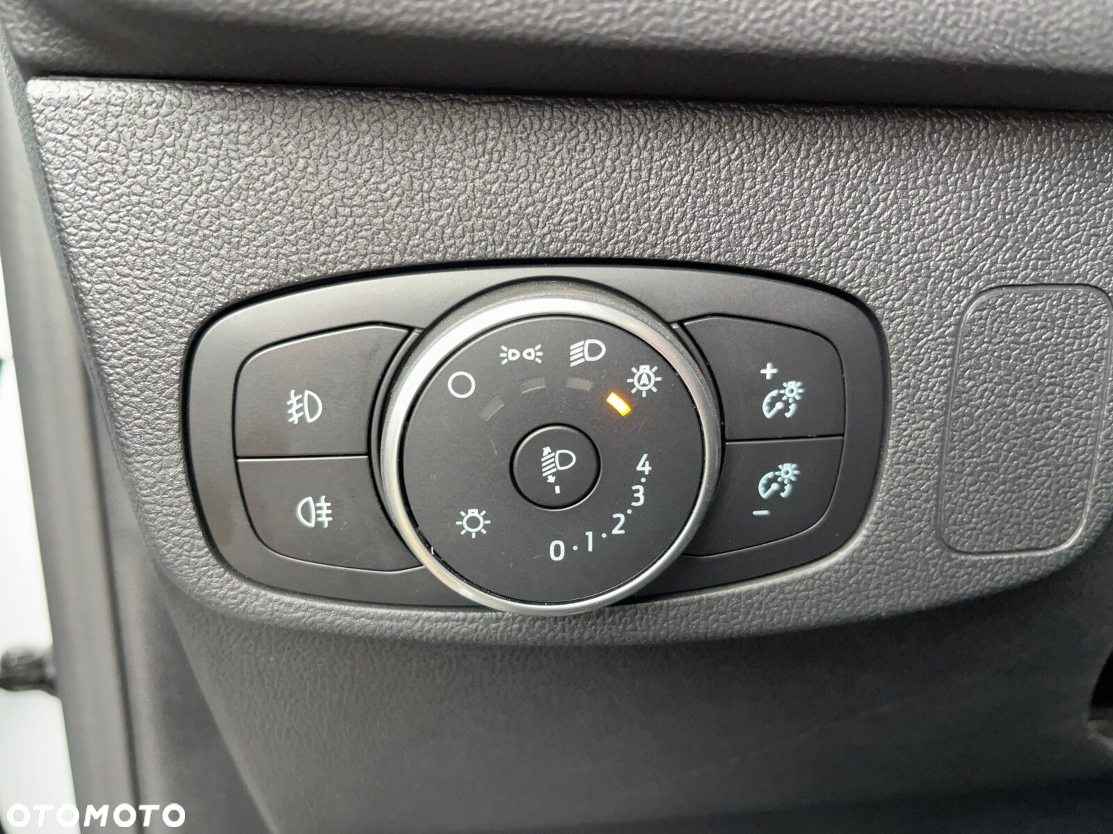 Ford Focus 1.5 EcoBlue SCR Titanium - 23