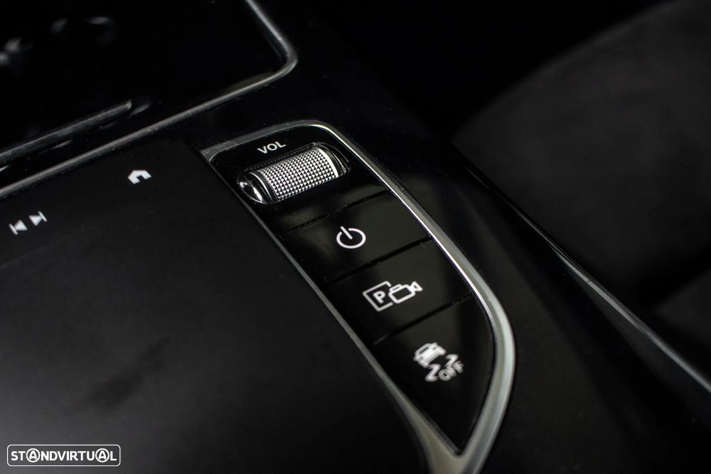 Mercedes-Benz GLC 300 e 4Matic 9G-TRONIC AMG Line - 22