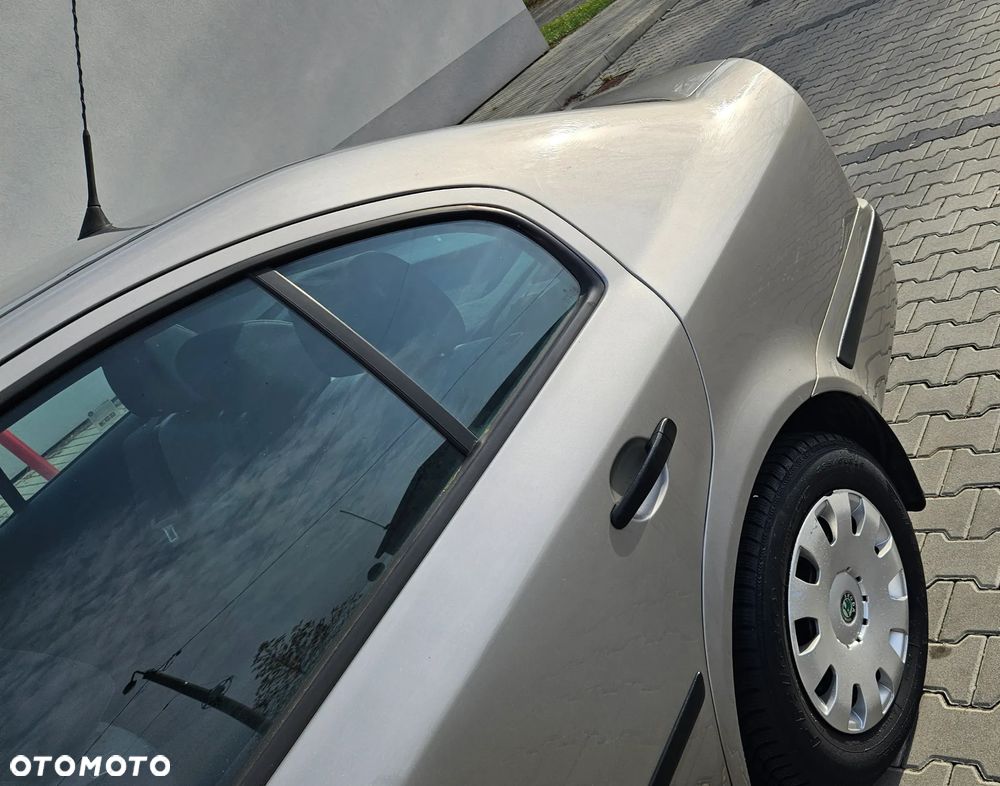 Skoda Octavia 1.4 Tour - 11