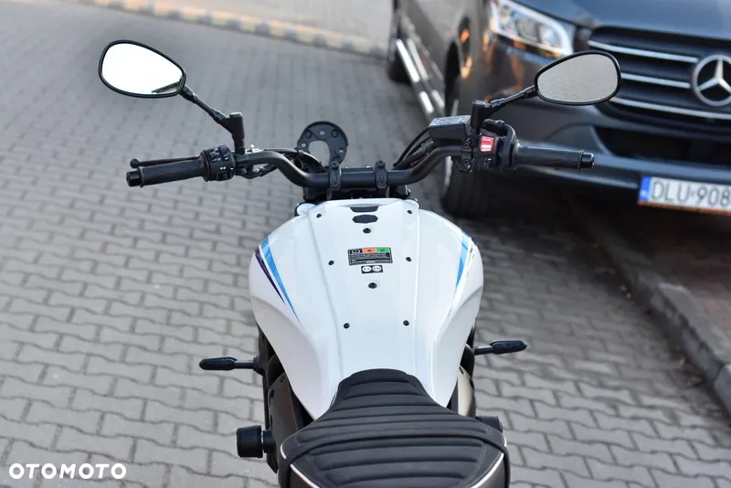 Yamaha XSR - 17