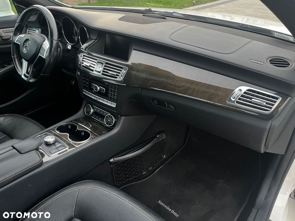 Mercedes-Benz CLS 500 4Matic 7G-TRONIC - 22