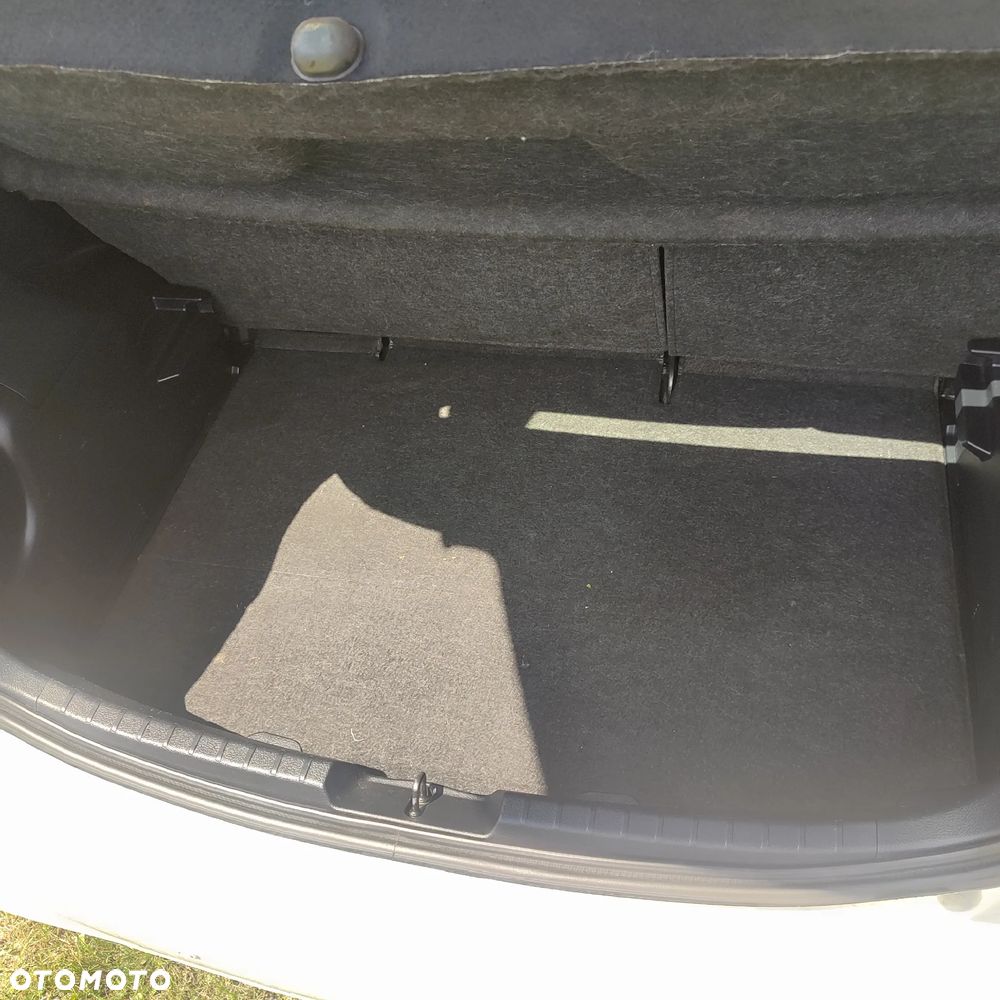 Toyota Yaris 1.0 Luna - 8