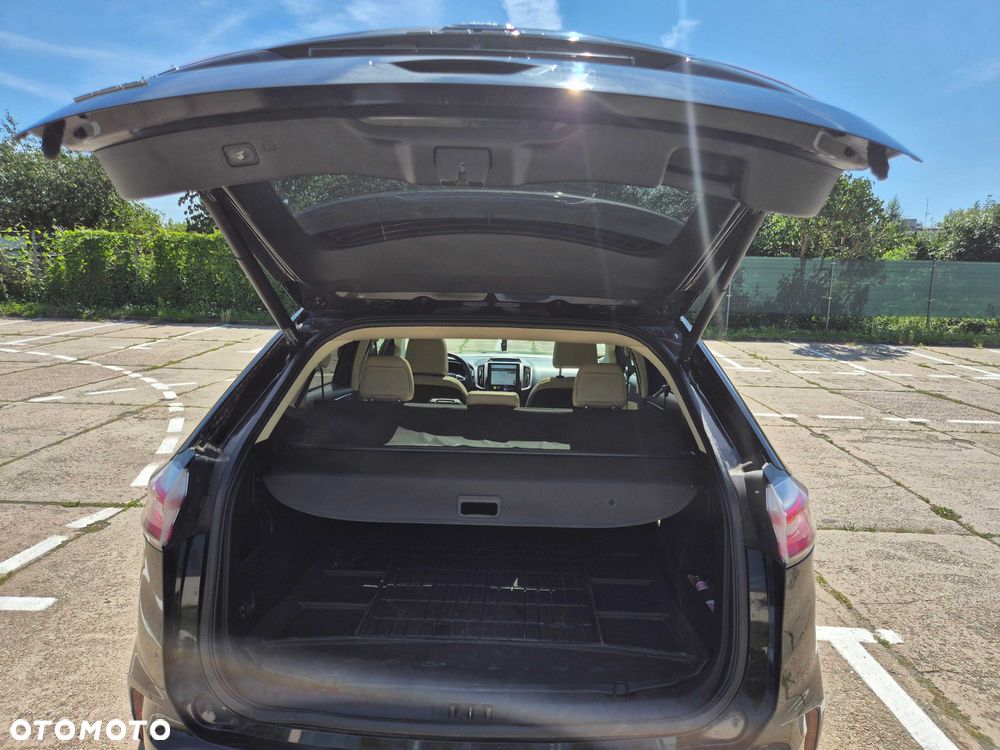 Ford Edge - 8