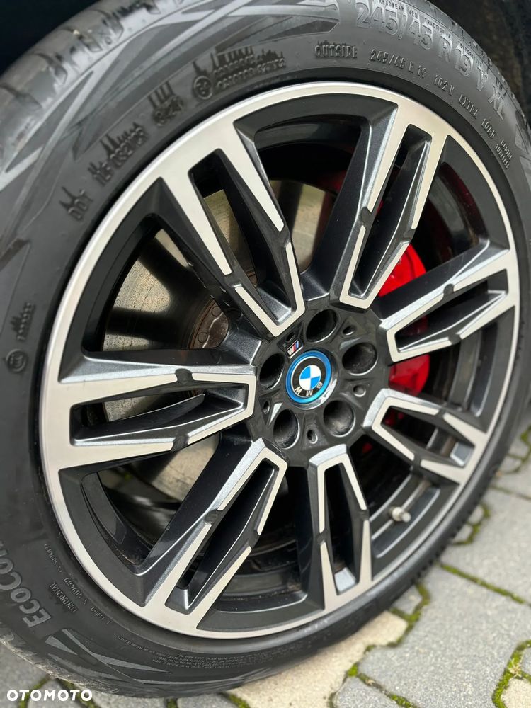 BMW i5 - 15