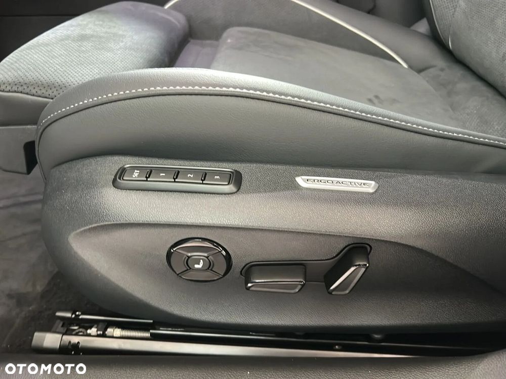 Volkswagen Passat - 25