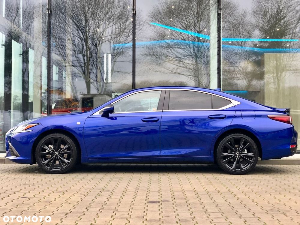 Lexus ES 300h F Sport Design - 3