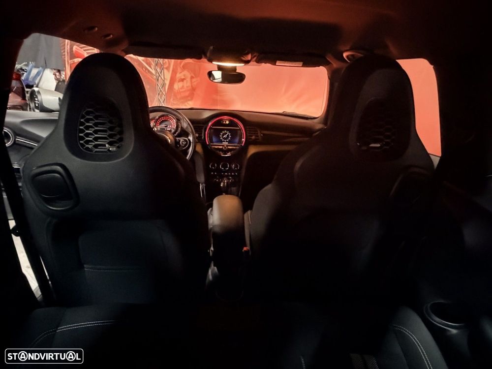 MINI 3 Portas One JCW - 8