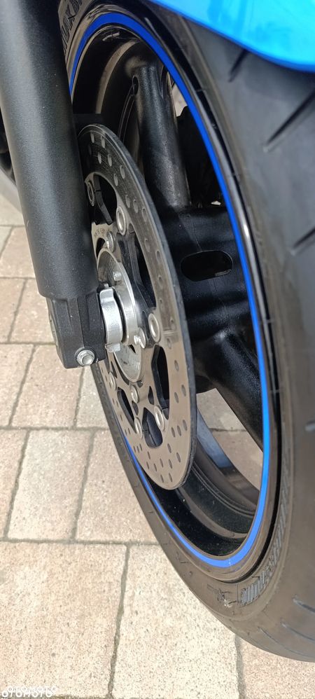 Suzuki GSX - 19