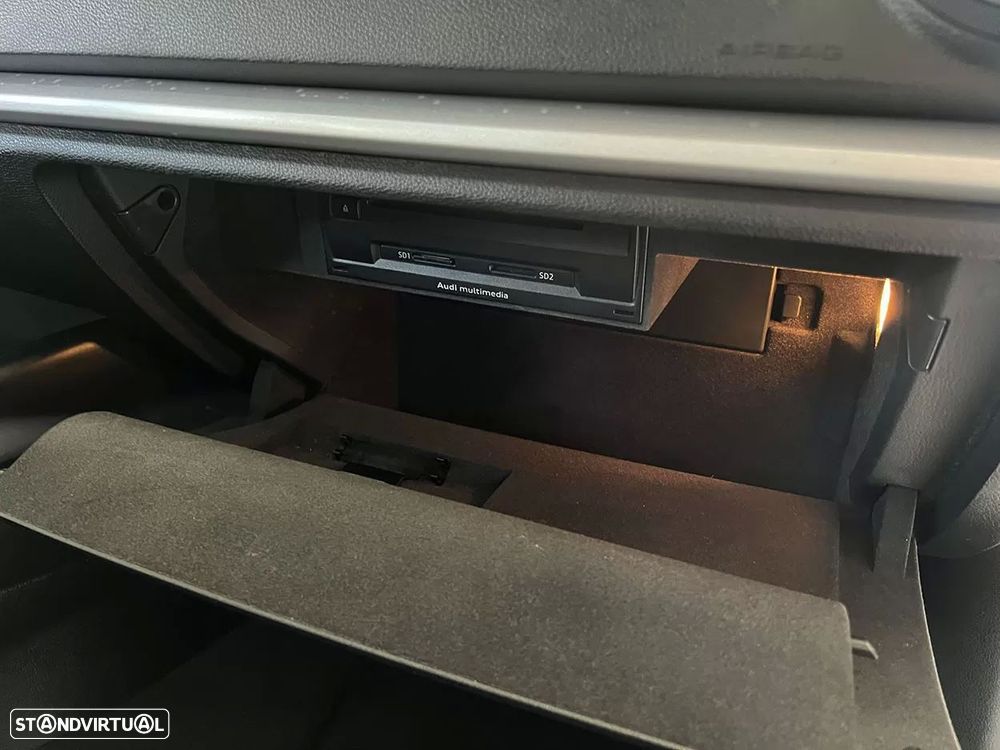 Audi A3 Sportback 1.6 TDI Attraction Ultra - 17