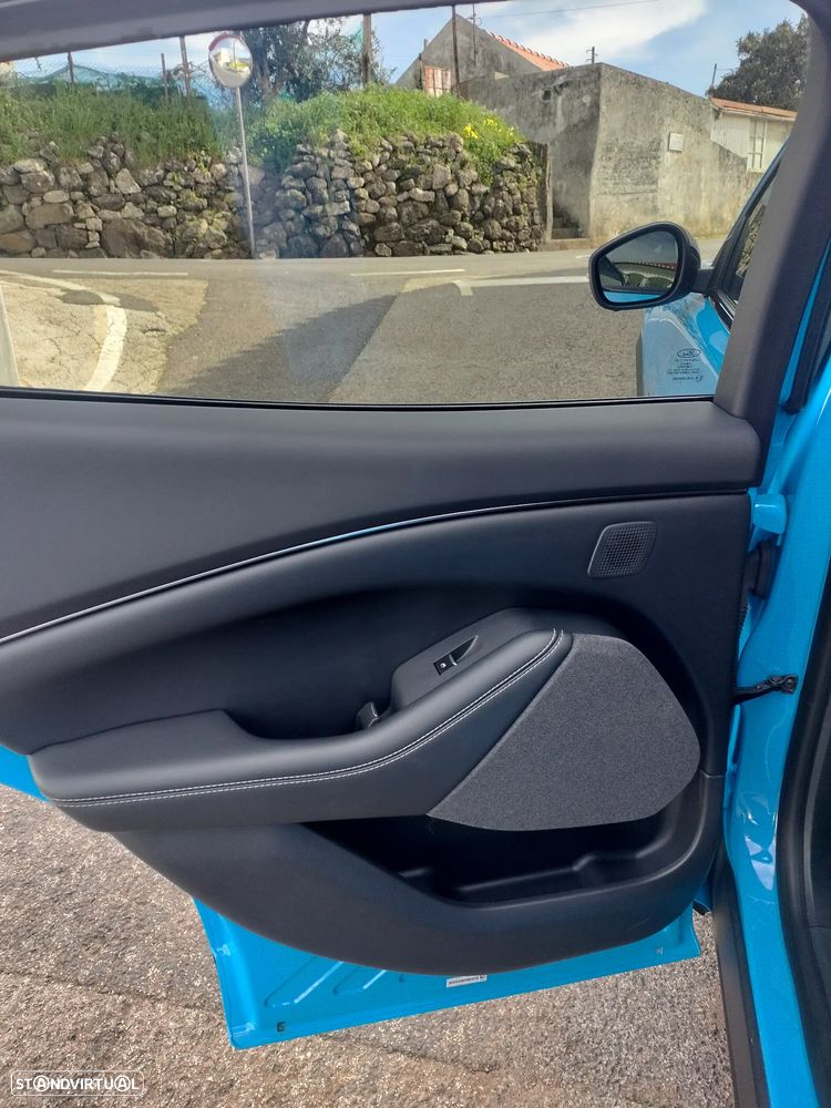 Ford Mustang Mach-E AWD PREMIUM - 9