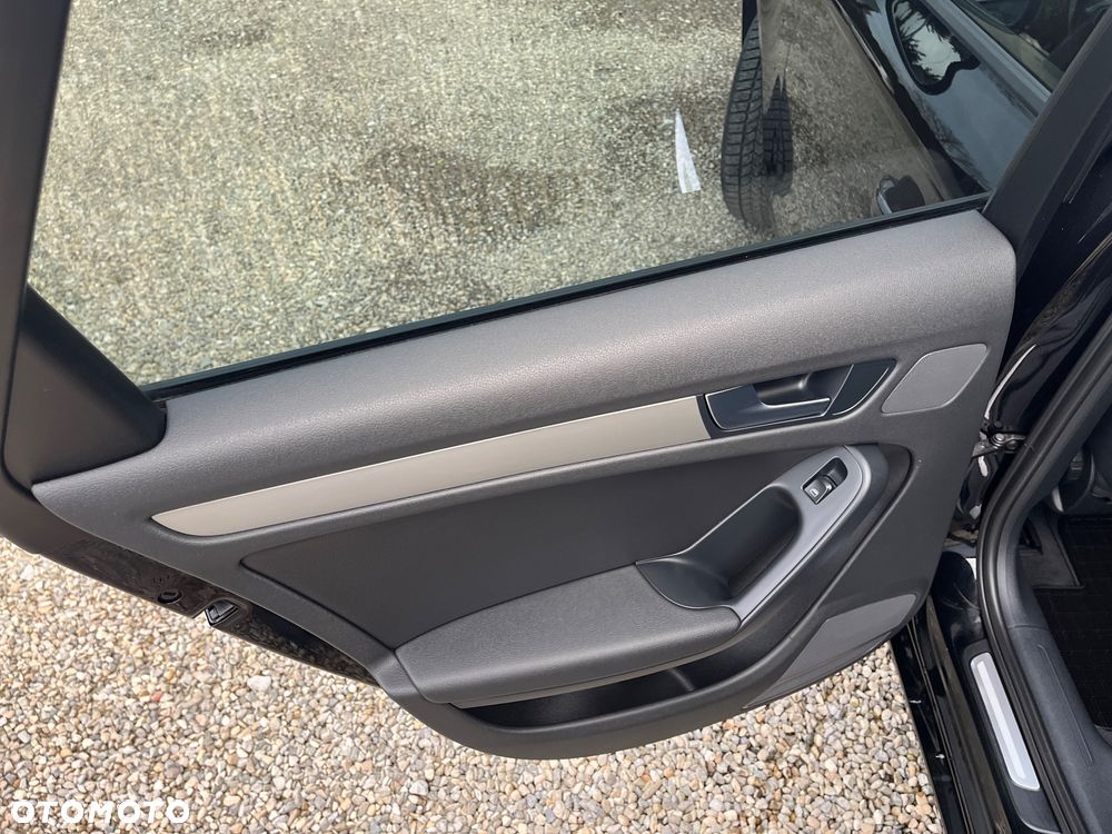 Audi A4 Avant 2.0 TDI DPF Ambiente - 33