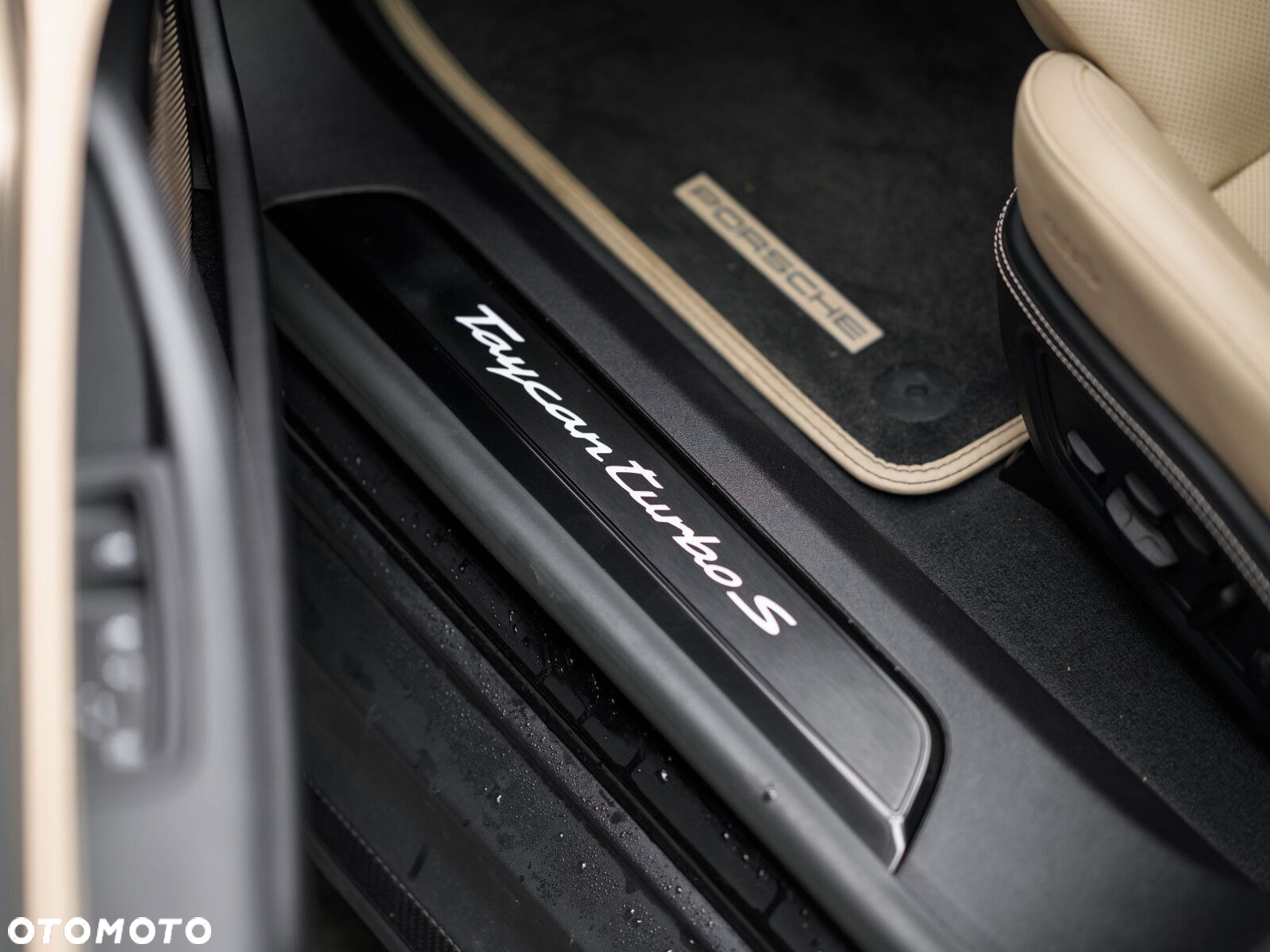 Porsche Taycan Turbo S Sport Turismo - 17