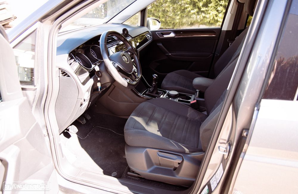 VW Touran 1.6 TDI Highline - 5