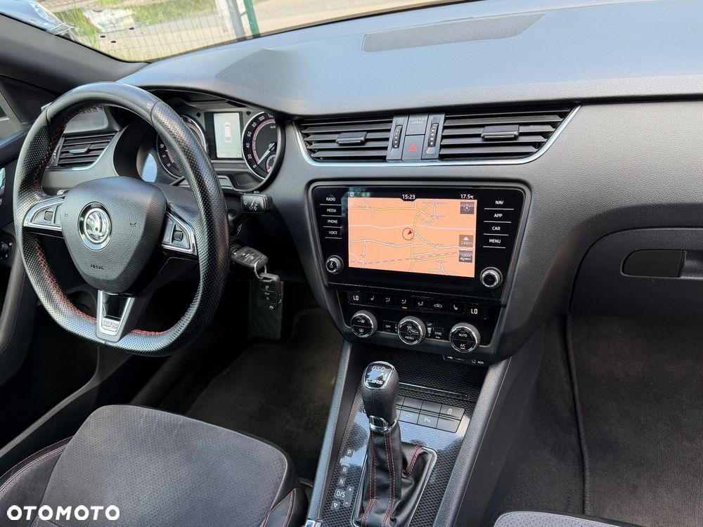 Skoda Octavia 2.0 TDI DSG RS - 13