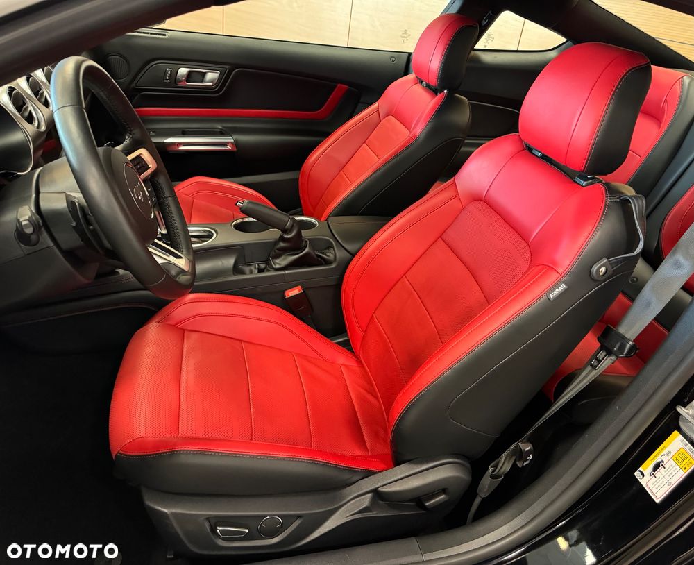 Ford Mustang - 9