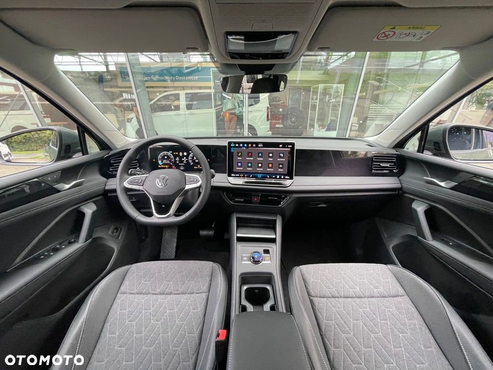 Volkswagen Tiguan - 11