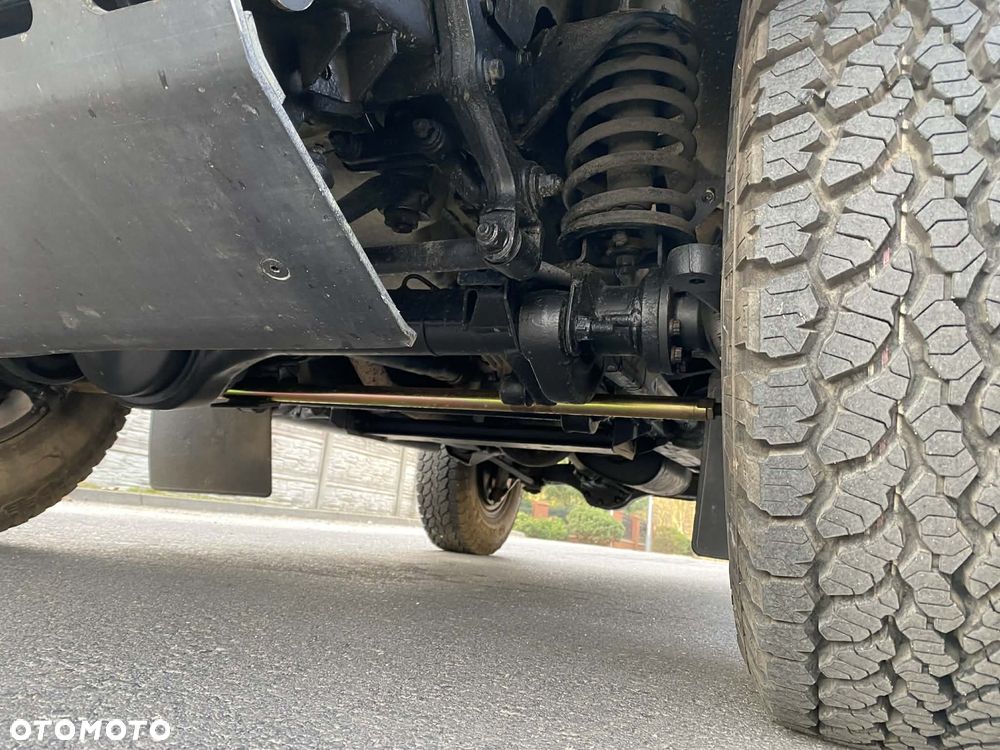 Land Rover Defender 2.2 TD4 E - 35