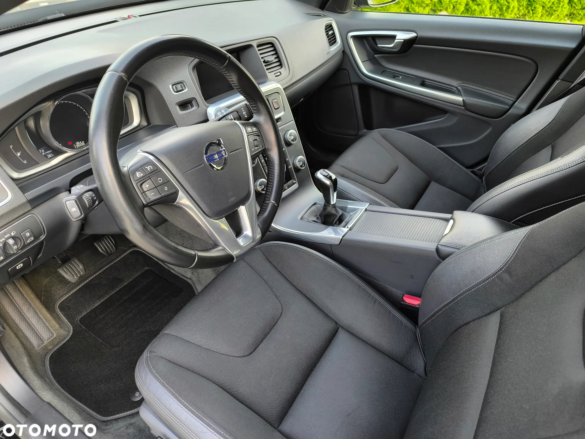 Volvo V60 Cross Country D3 Momentum - 16