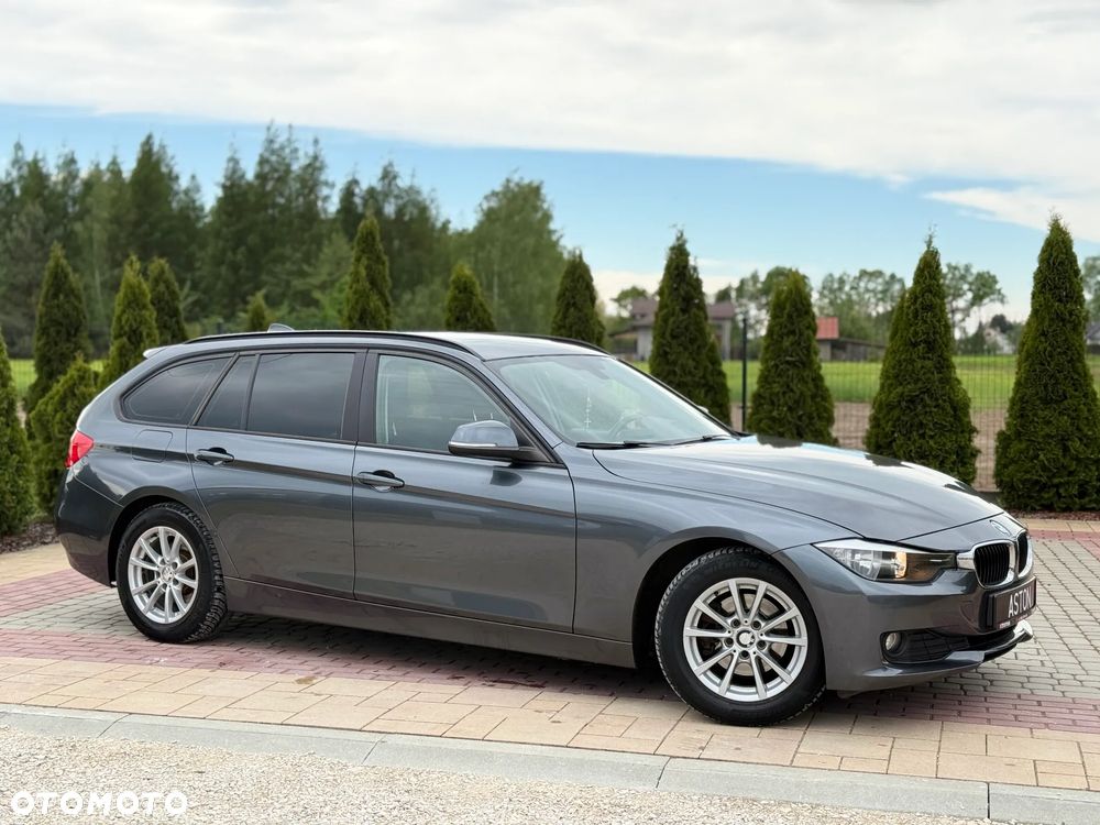 BMW Seria 3 318d - 3