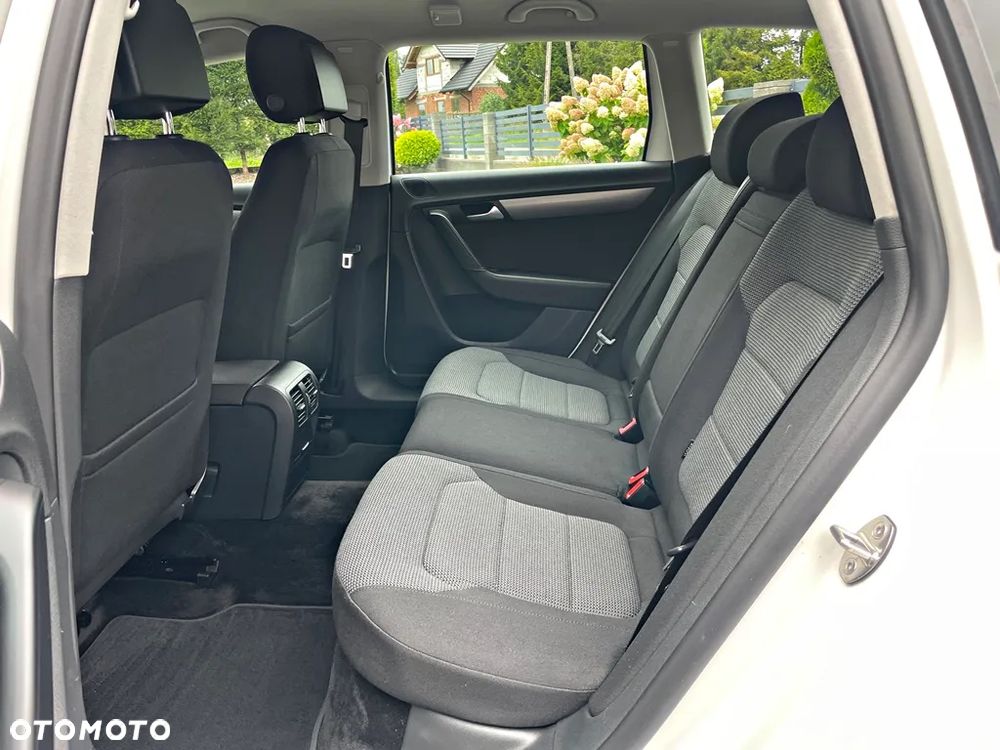 Volkswagen Passat Variant 2.0 TDI BlueMotion Technology Comfortline - 23