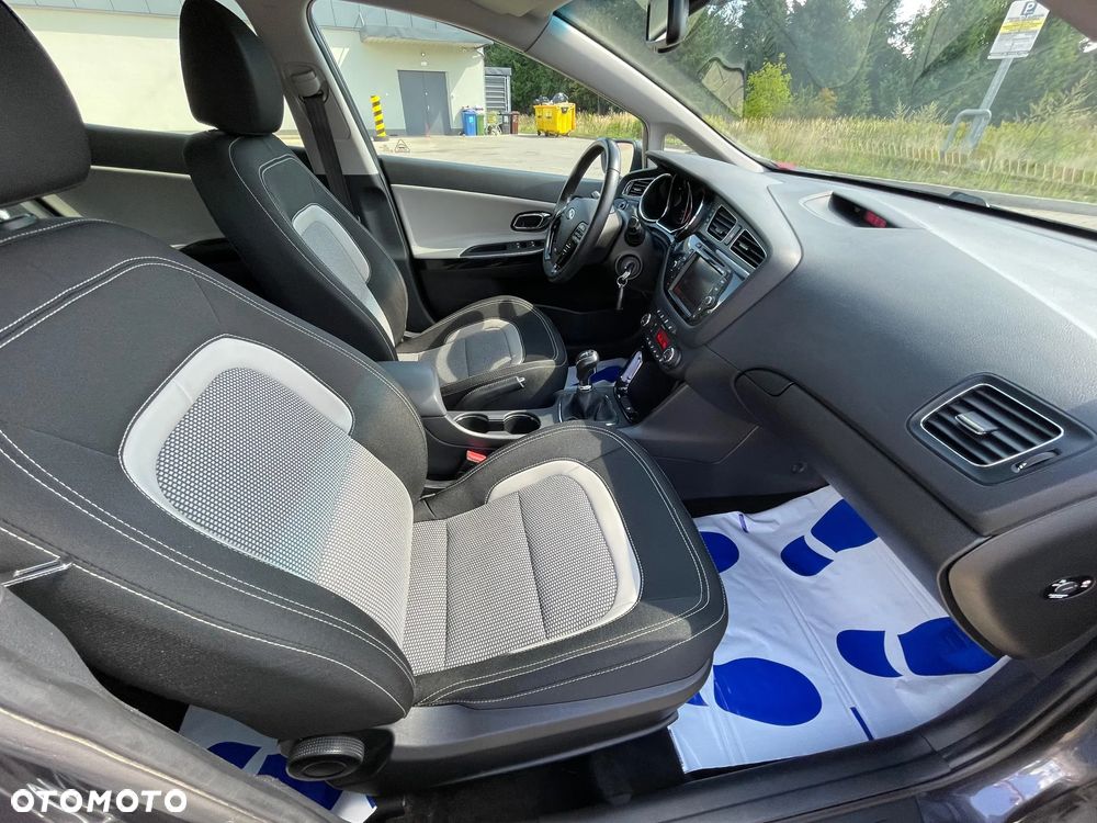 Kia Ceed 1.6 CRDi 128 ISG Spirit - 14