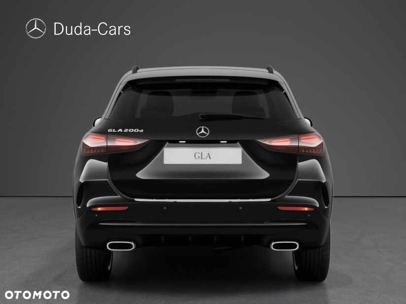 Mercedes-Benz GLA - 4
