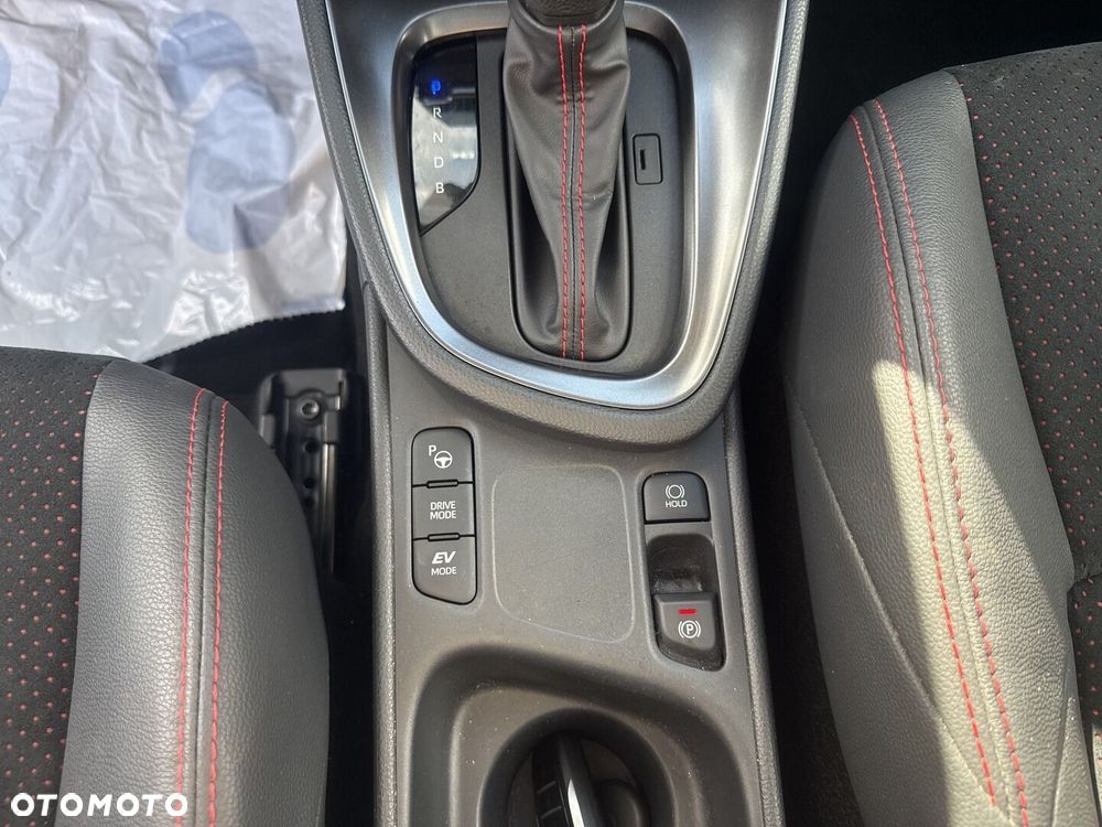 Toyota Yaris Cross Hybrid 1.5 GR Sport - 23