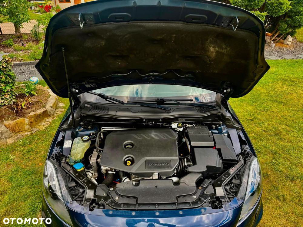 Volvo V40 D2 R-Design - 13