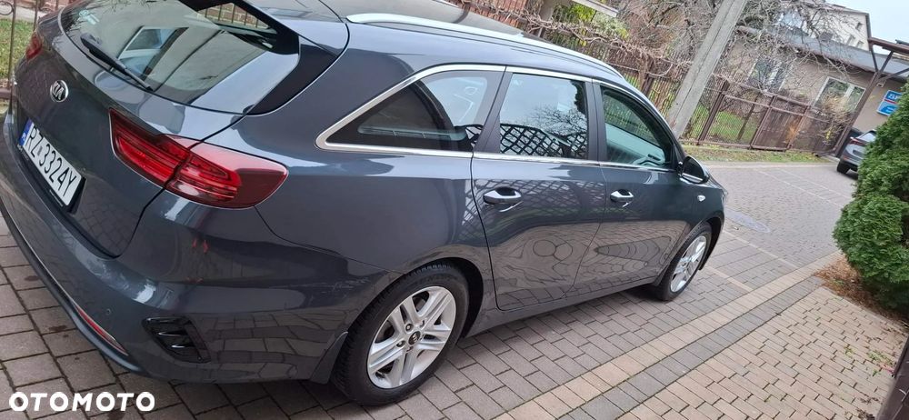 Kia Ceed - 4
