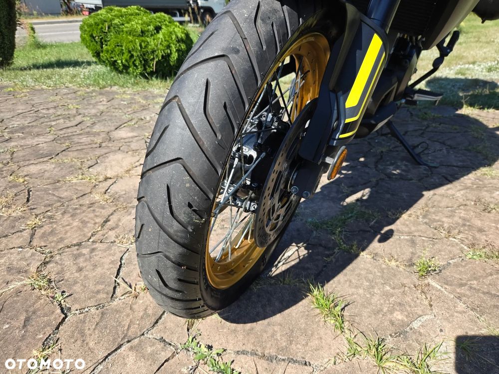 Suzuki V-STROM - 12