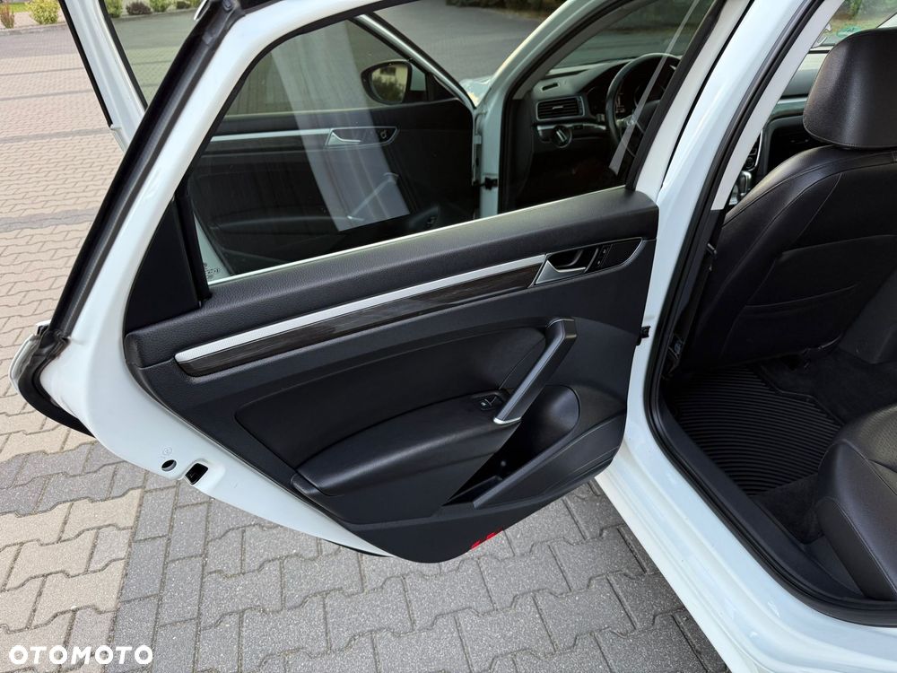 Volkswagen Passat - 18