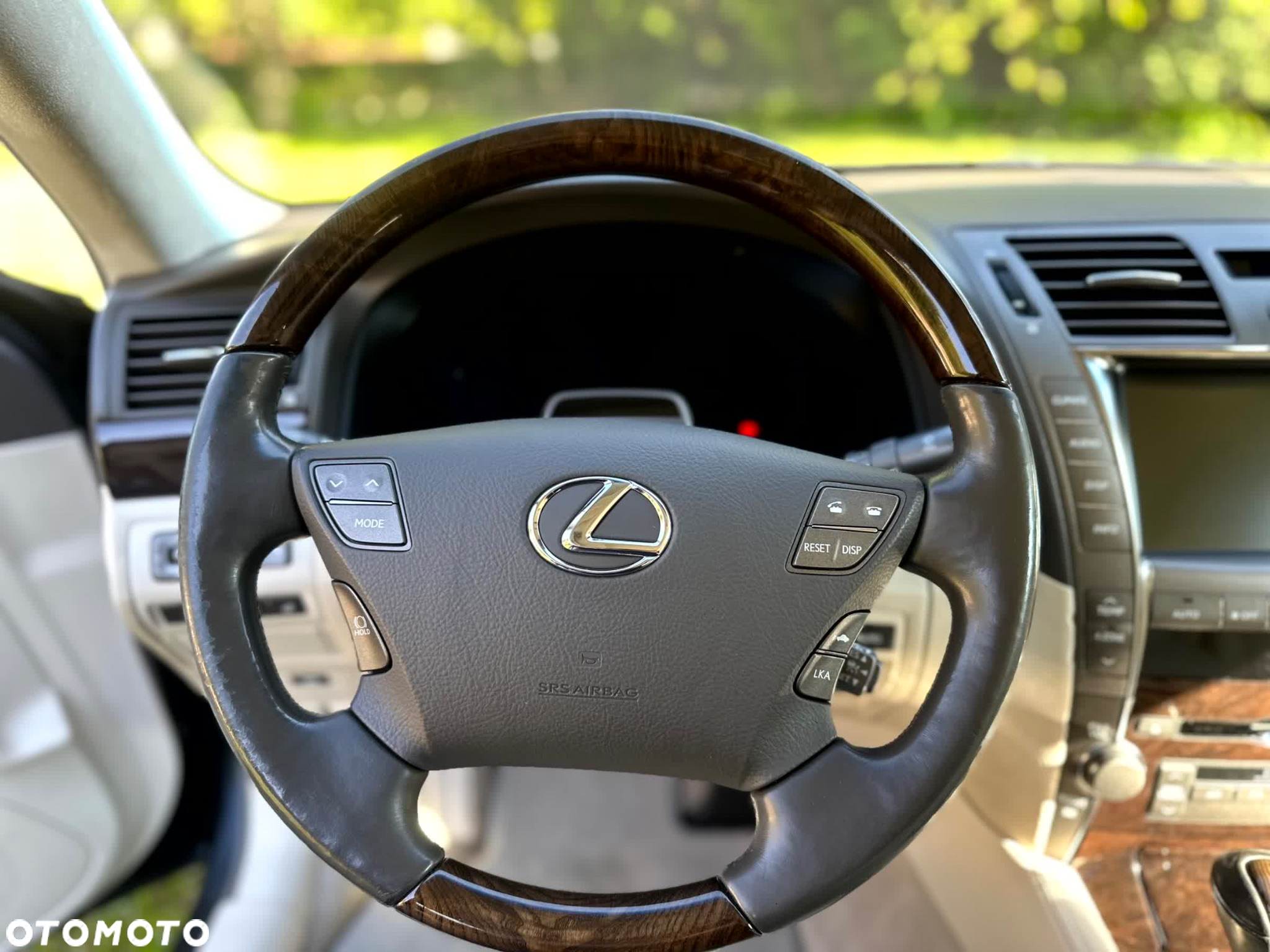 Lexus LS 460 Prestige - 21