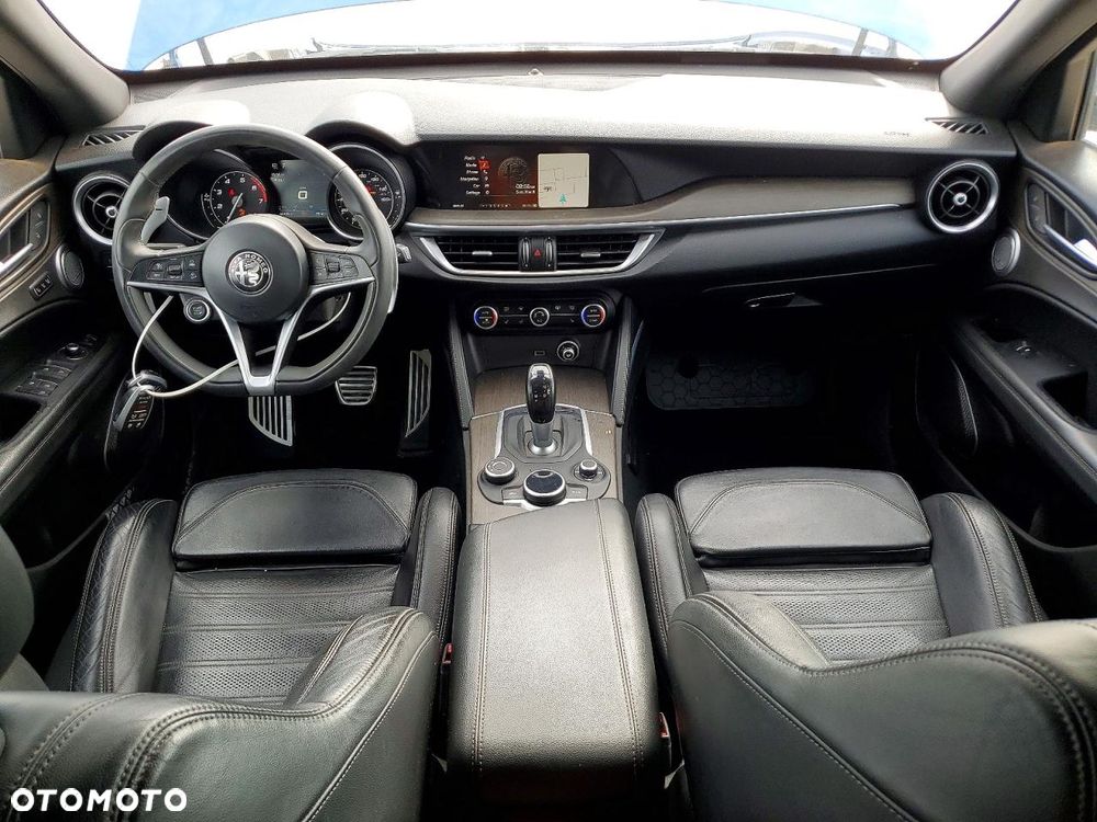 Alfa Romeo Stelvio 2.0 Turbo 16V AT8-Q4 Ti - 7