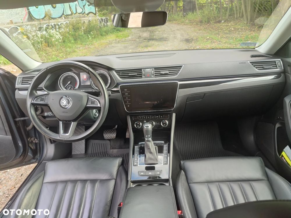 Skoda Superb 2.0 TDI SCR 4x4 L&K DSG - 17