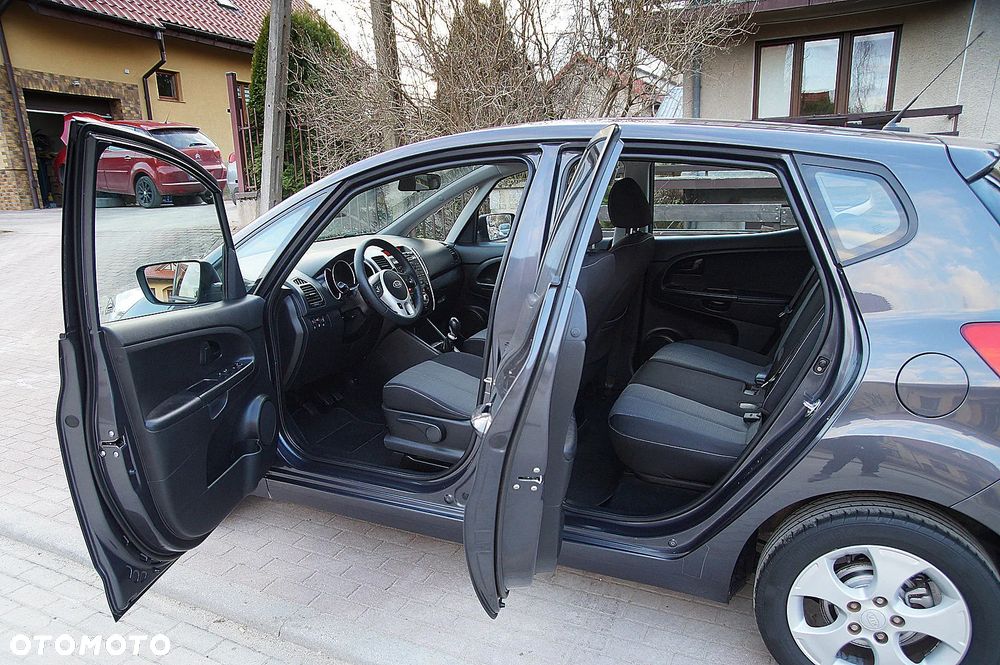 Kia Venga 1.4 CVVT Edition 7 - 14