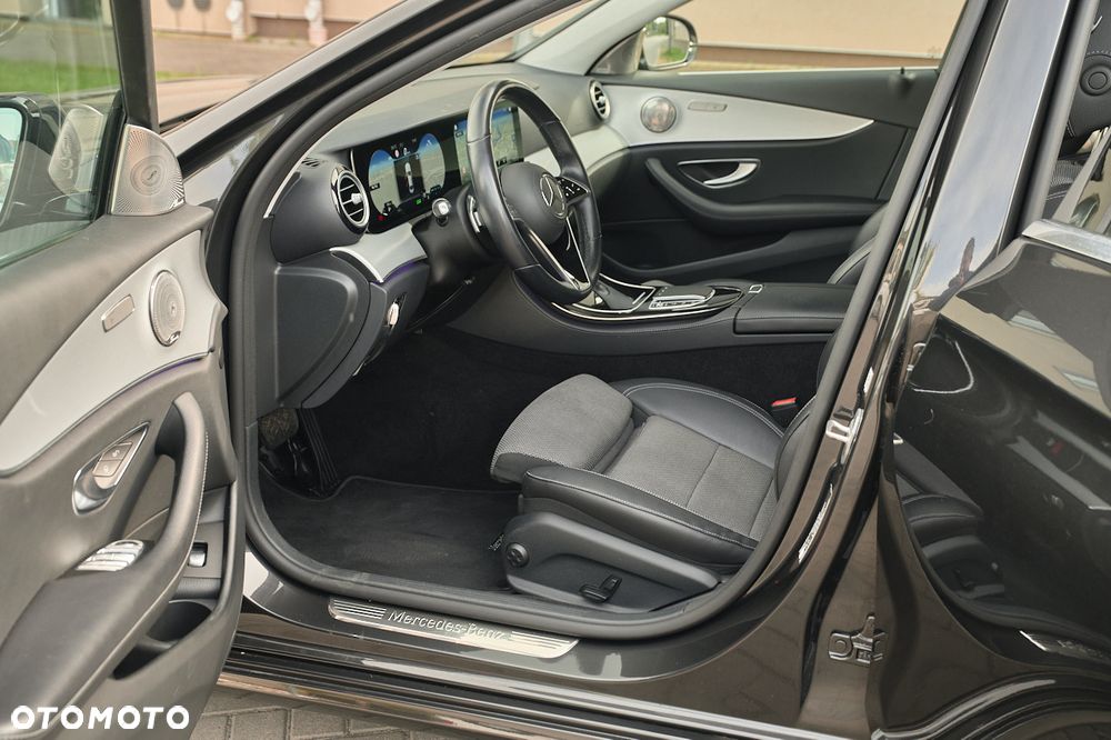 Mercedes-Benz Klasa E 220 d 9G-TRONIC - 18