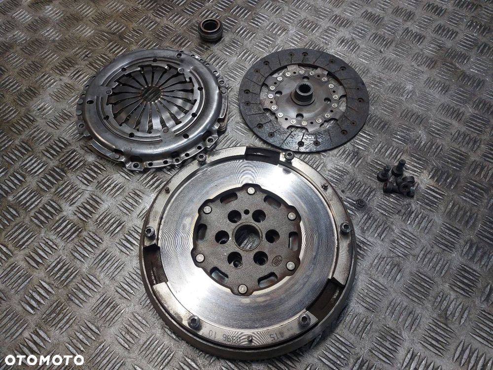 KOŁO DWUMASOWE TARCZA DOCISK ŁOŻYSKO CITROEN C4 PICASSO I 1.6 HDI 415039610 - 1