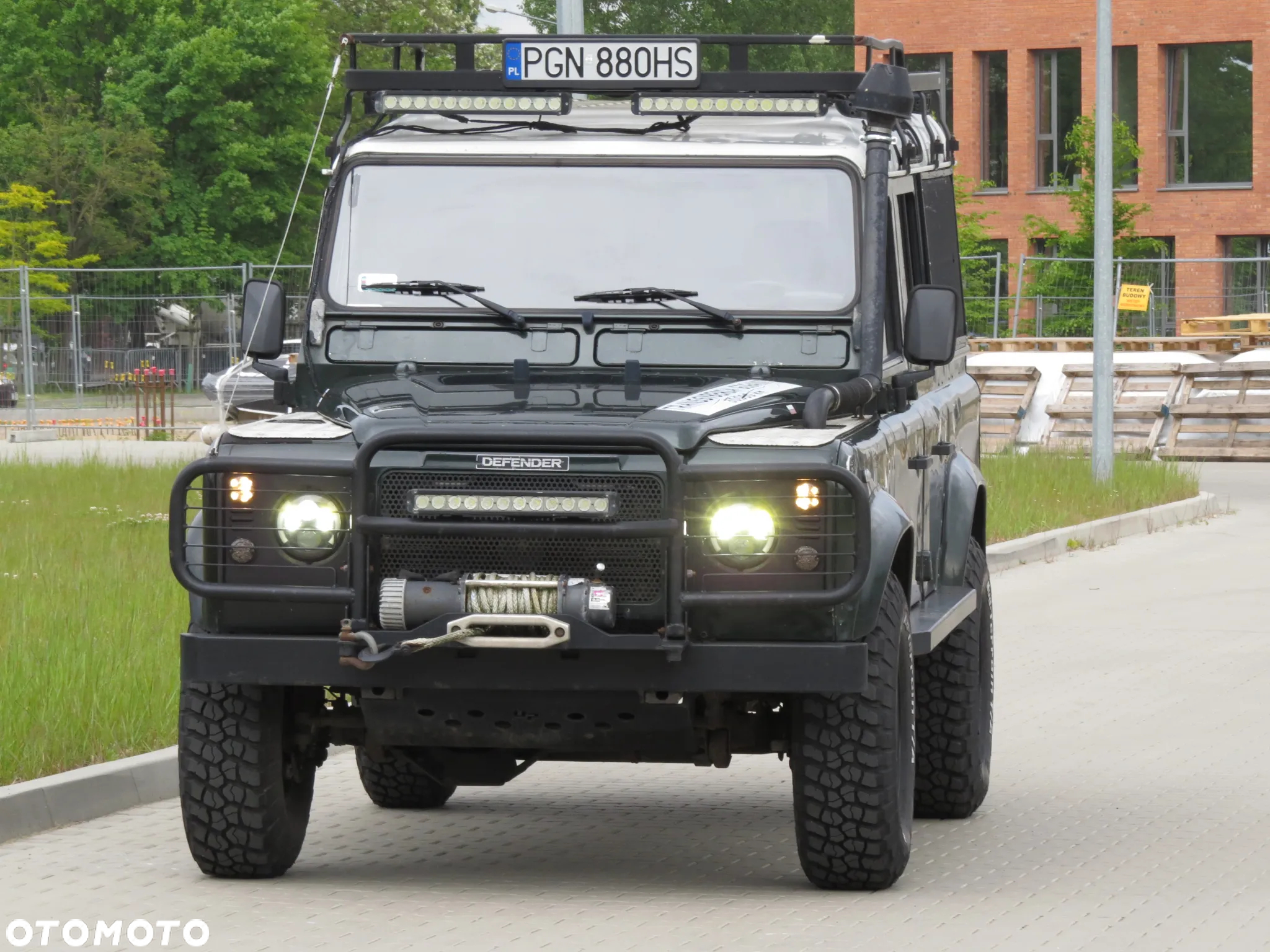 Land Rover Defender - 3