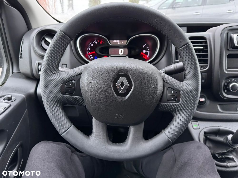 Renault TRAFIC - 12