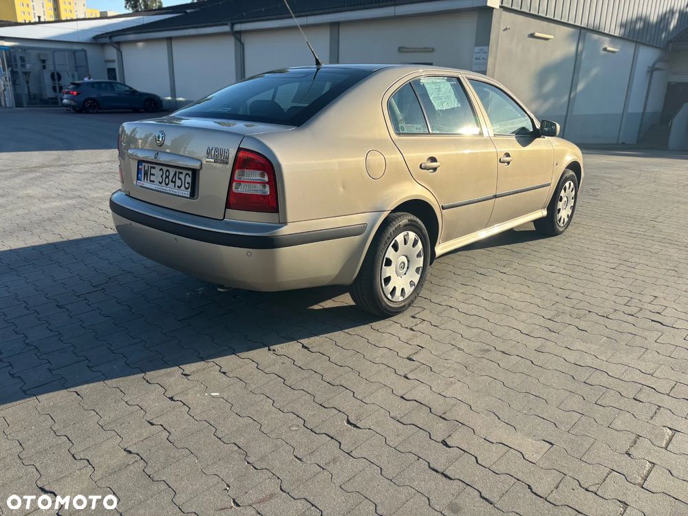 Skoda Octavia 1.6 Tour - 3