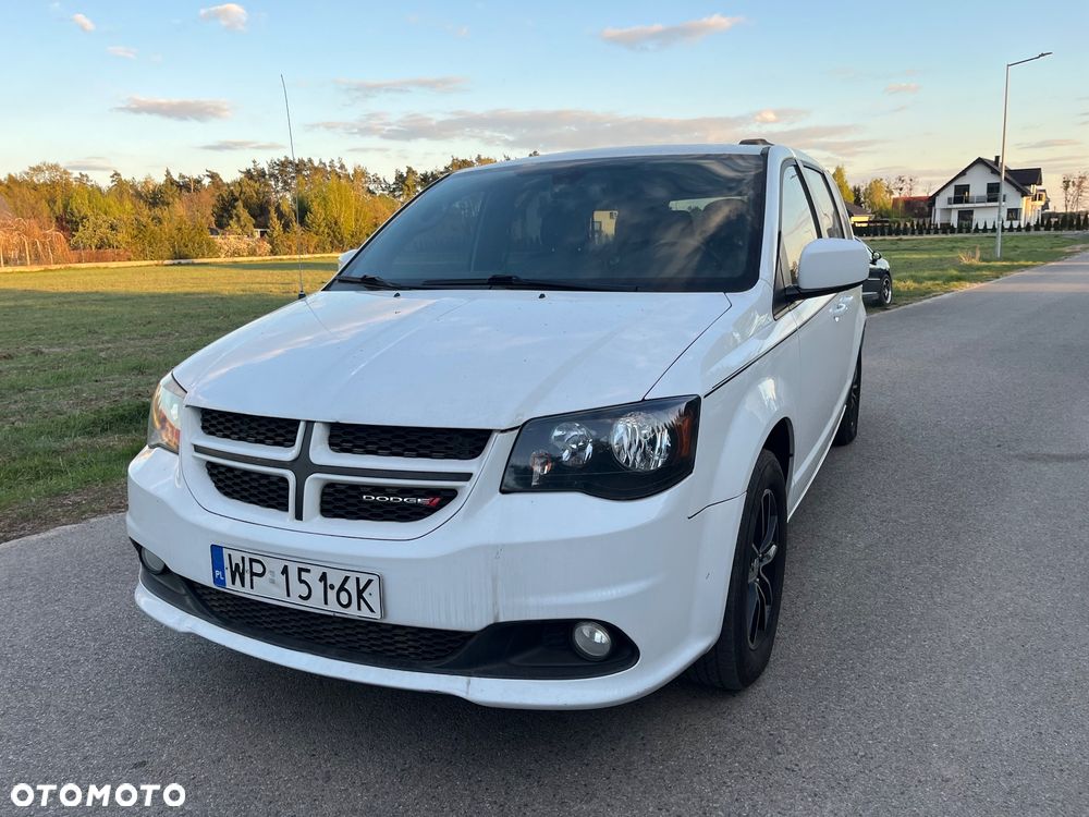 Dodge Grand Caravan - 2