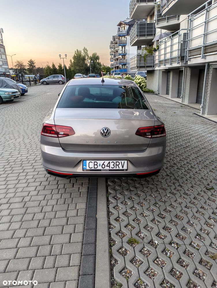 Volkswagen Passat 2.0 TSI Business DSG - 8