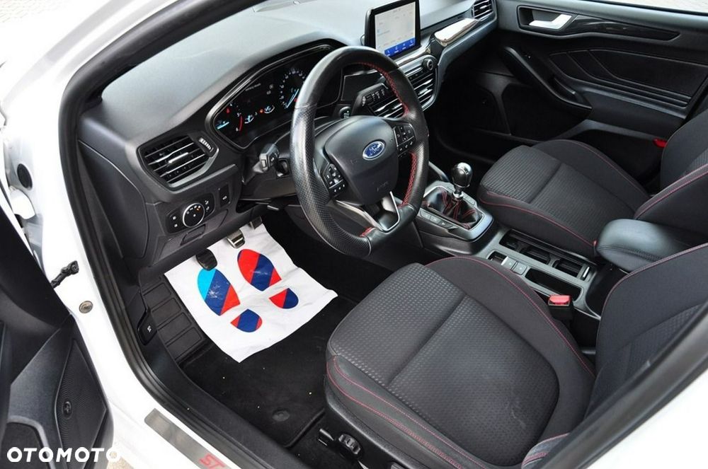 Ford Focus - 31