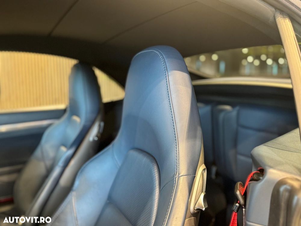 Porsche 911 - 26