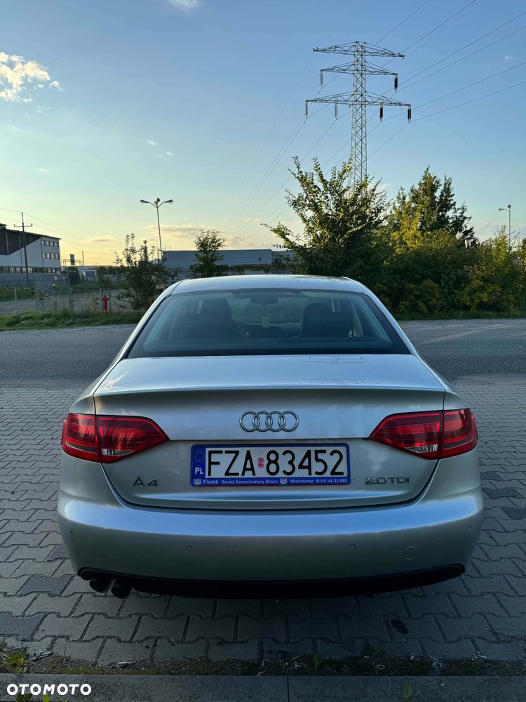 Audi A4 Limousine - 6
