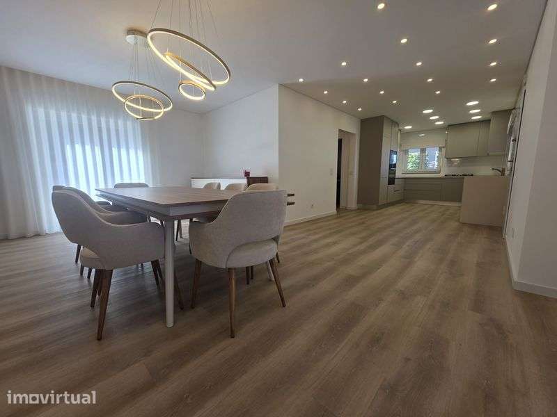 Moradia T4 + T3 Renovado Lote 5000m2 Tenis Piscina Jardim Palmela - Grande imagem: 4/12