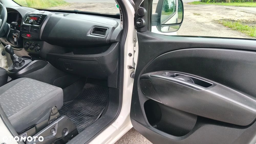 Opel COMBO - 20