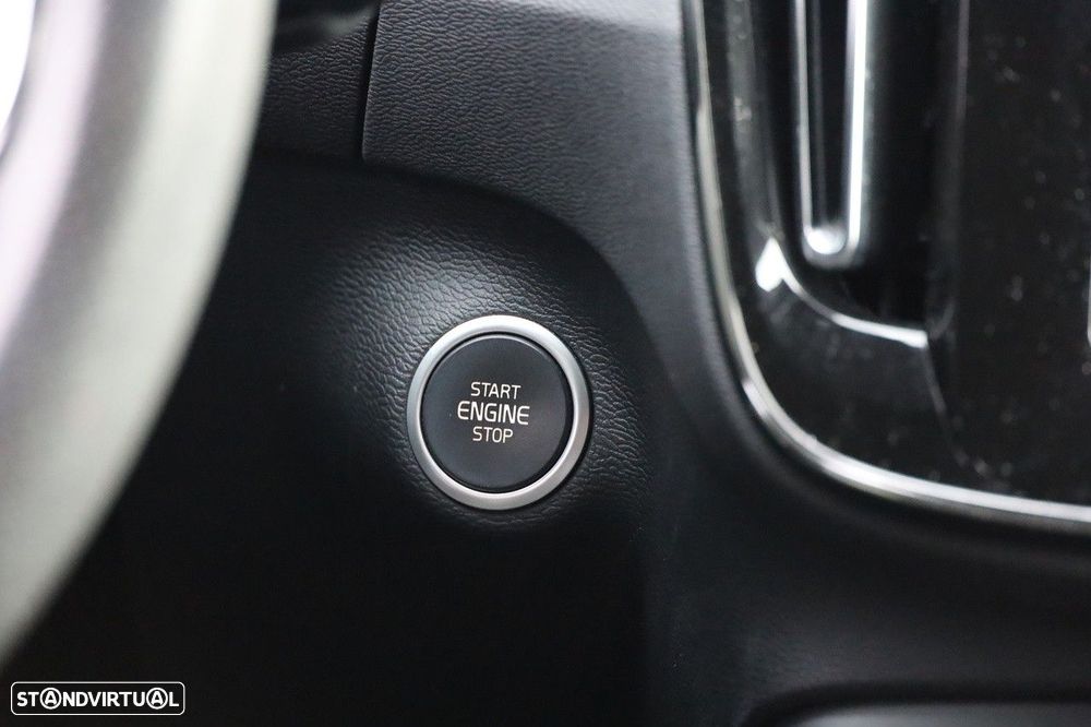 Volvo XC 40 2.0 D3 R-Design Geartronic - 18